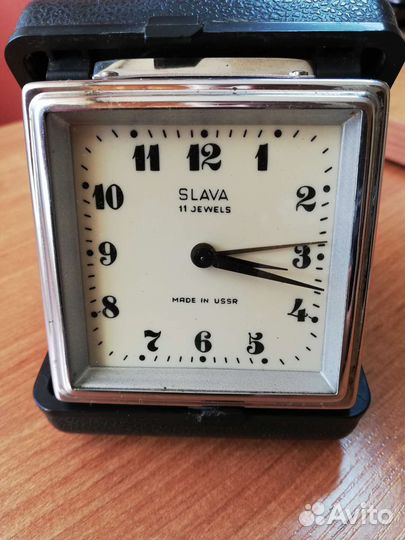 Часы-будильник дорожные Slava, СССР