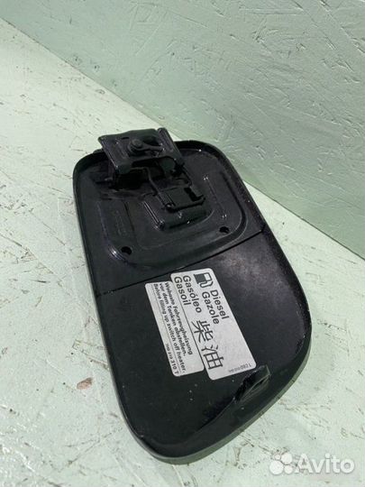 Лючок бензобака Volkswagen Touareg 7L дорест 2.5L