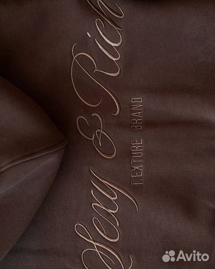 Костюм женский