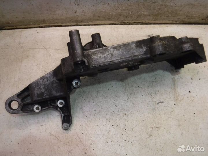 Кронштейн генератора Volvo S40 V40