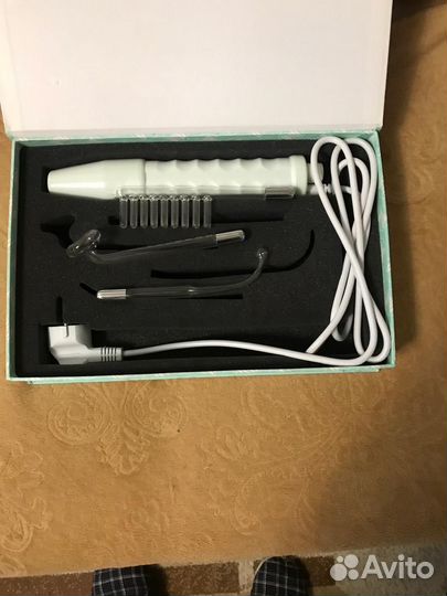 Прибор для ухода за кожей и волосами