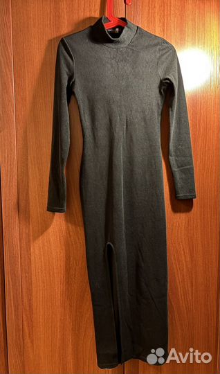 Платье в пол с разрезом