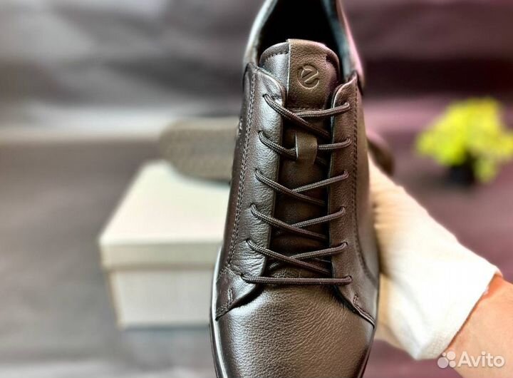 Кроссовки Ecco легкие