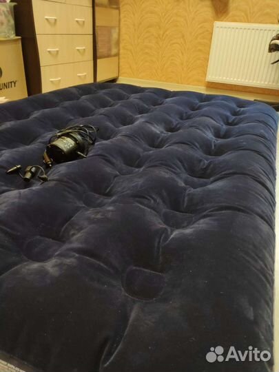 Матрас надувной с насосом