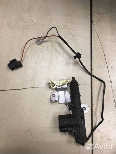 Активатор замка багажника Ford Focus