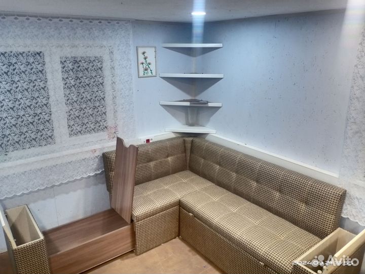 Кухонный угловой диван со спальным местом