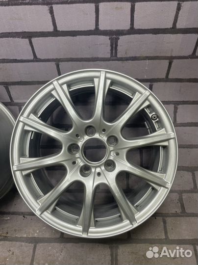 Комплект оригинальных дисков r16 для Mercedes C