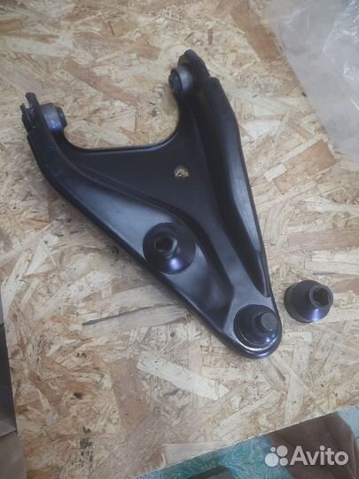 Рычаг передний Рено logan 1
