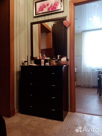 Комод и зеркало