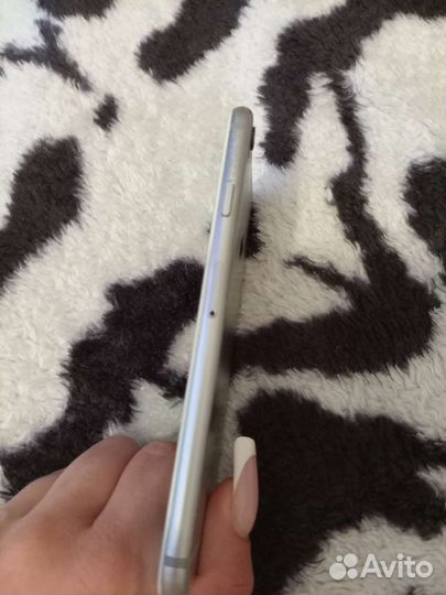 Телефон iPhone 6s