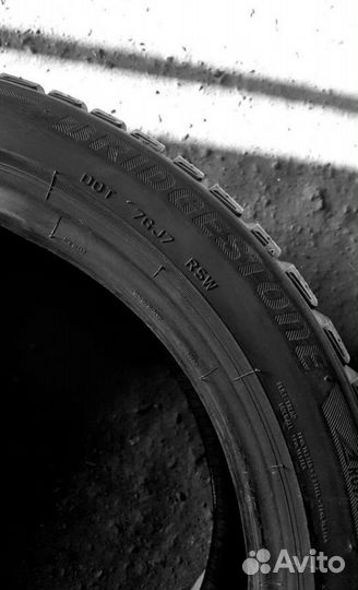 Bridgestone Blizzak LM-30 235/45 R18