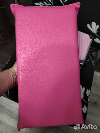 Подушечка и кейс для маникюра