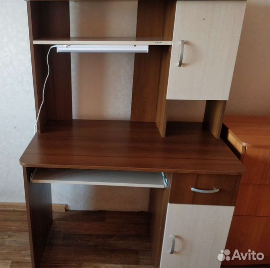 Компьютерный стол