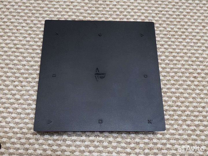 Игровая приставка ps4 pro