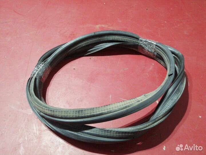 Уплотнитель крышки багажника Nissan Almera G15 K4M