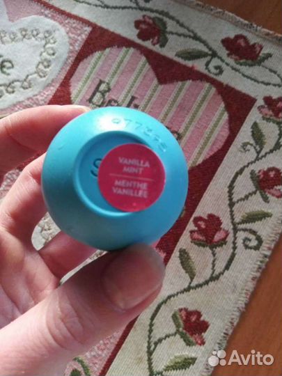 EOS культовый бальзам для губ, США