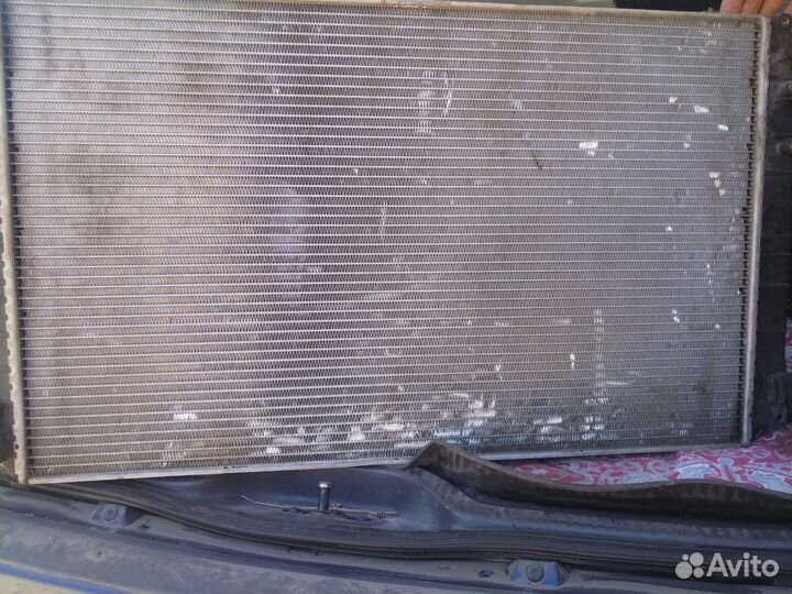 Радиатор охлаждения двигателя