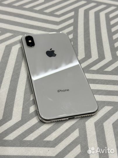 iPhone X, 64 ГБ