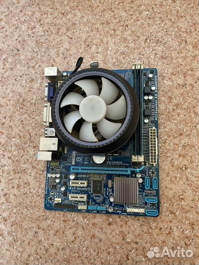 Материнская плата с процессором и памятью