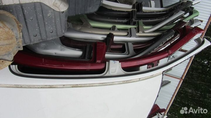 Peugeot 308 Крыша 2011 (дефект)