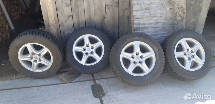 R16 Bridgestone Blizzak Ice 235/65, PCD 5x114.3 DIA 60.1