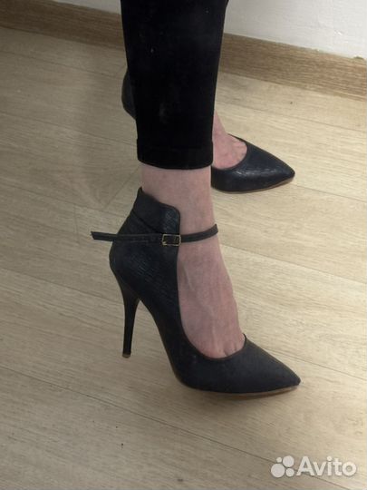 Туфли на шпильке 38