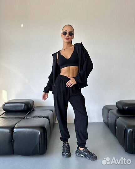 Мкровельвктовый костюм с зип худи