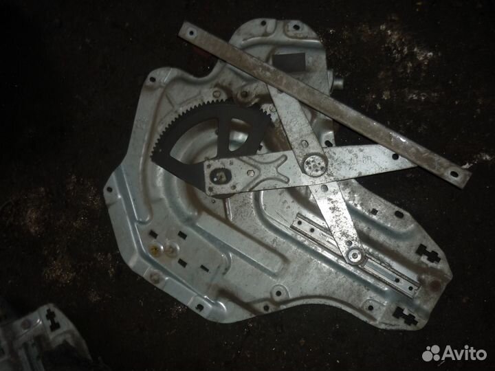 Стеклоподъемник элек. задний правый Хундай Элантра