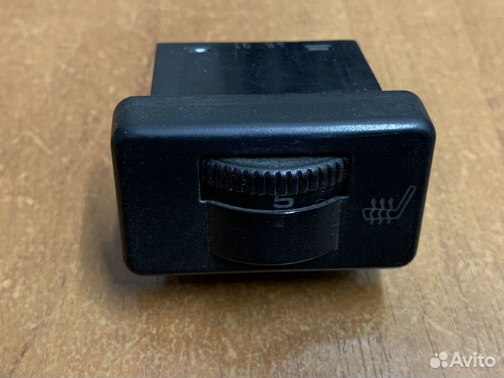 Кнопка подогрева сиденья VW Passat B3/T4