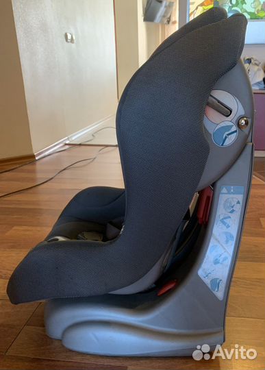 Автокресло chicco universal 9-18 kg