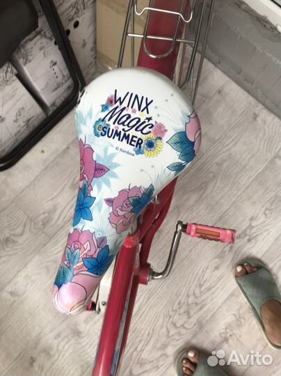 Велосипед для девочки четырех колесный