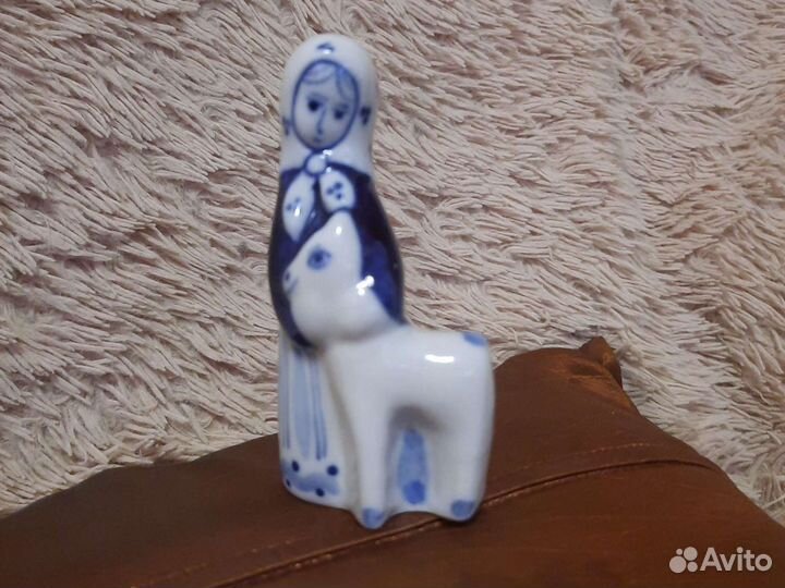 Статуэтка фарфор Аленушка и братец Иванушка, Гжель