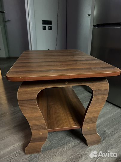 Журнальный столик