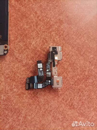 Материнская плата iPhone 12