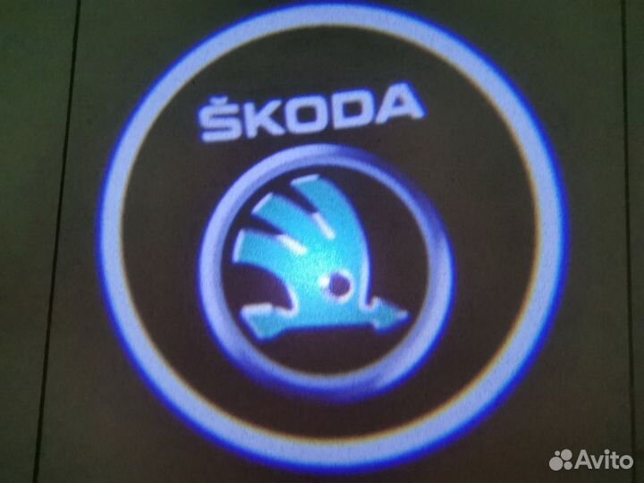 Штатная проекция логотипа Skoda Superb 2009-2018г