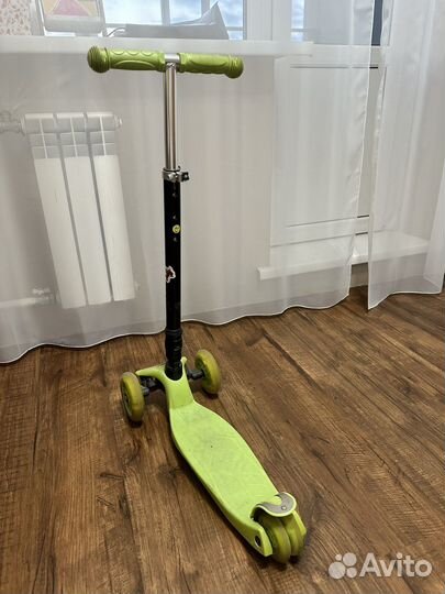 Самокат трехколесный