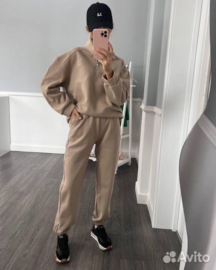 Спортивный костюм женский