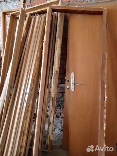 Продам двери межкомнатные