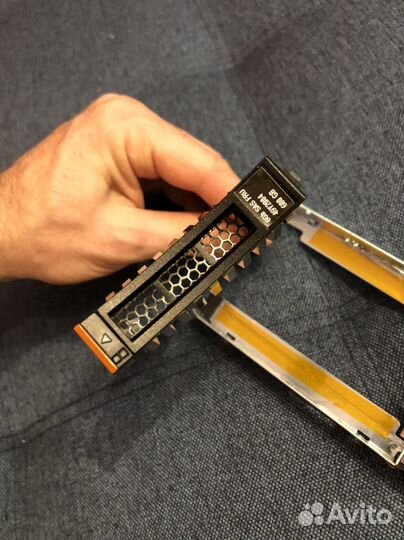 Салазки серверные для дисков 2,5 дюйма