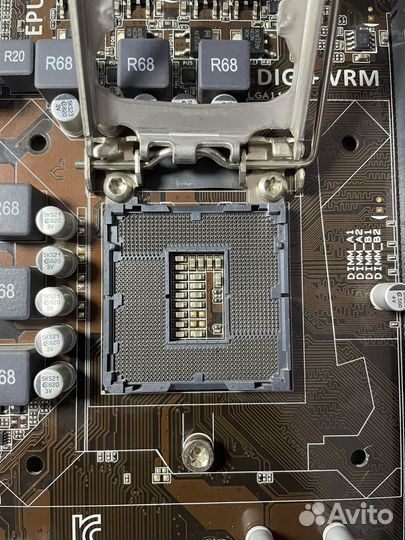 Asus P8B75-V, socket 1155