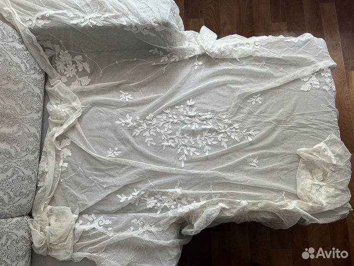 Комплект кружевных накидок на подушки и покрывало