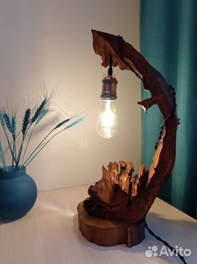 Светильник из дерева
