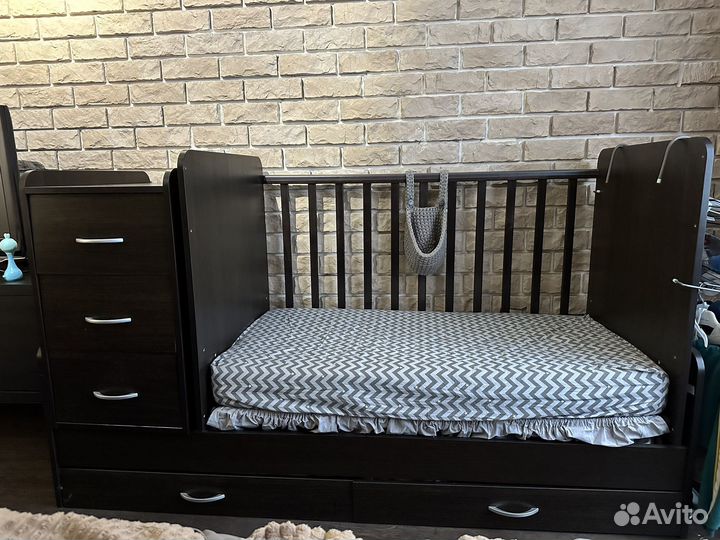 Детская кроватка