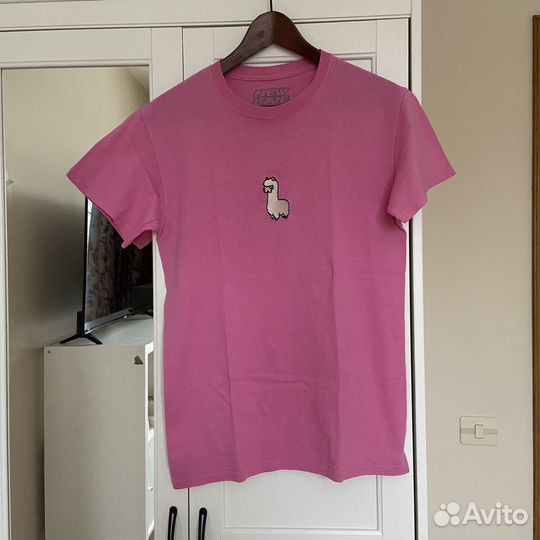 Женская футболка new love club