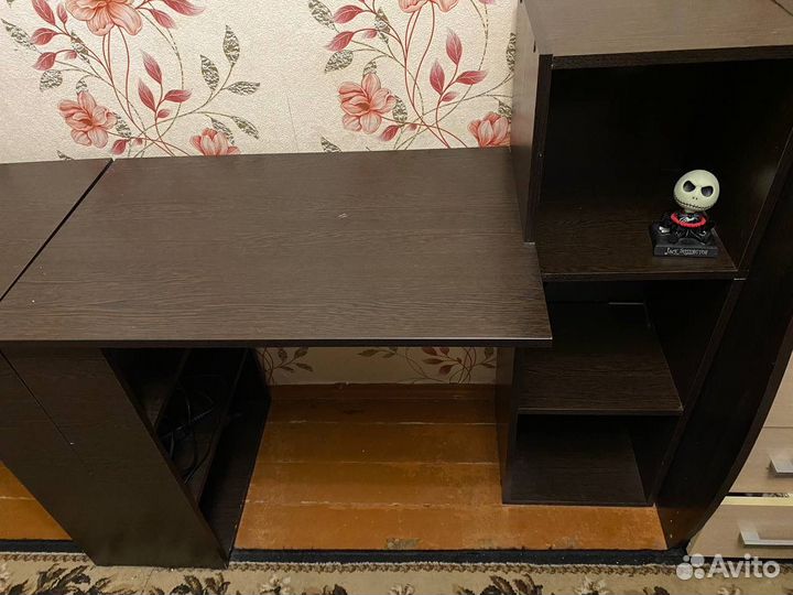 Письменный стол