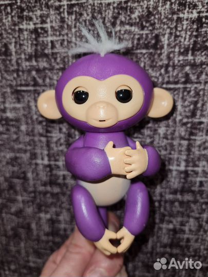 Обезьянка интерактивная Fingerlings оригинал