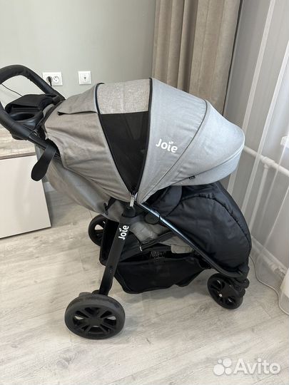 Прогулочная коляска joie litetrax 4