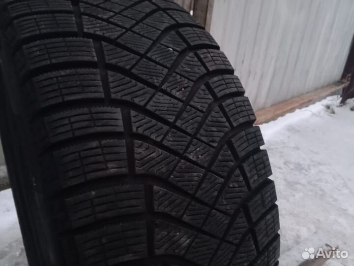 Pirelli Ice Zero 245/45 R18