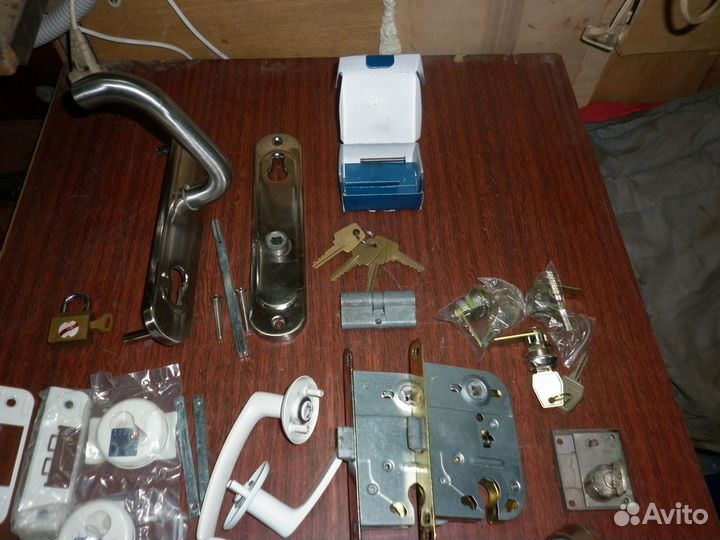 Замки дверные и другое