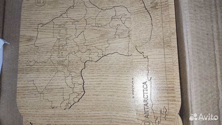 Деревянная карта мира